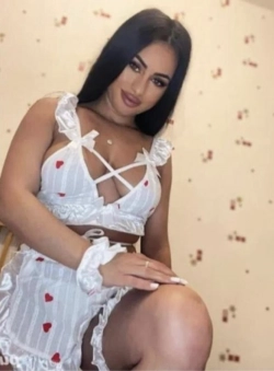 girl escort brighton barbie