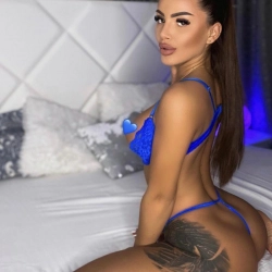 girl escort bristol kimi