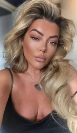 girl escort lincoln darcy