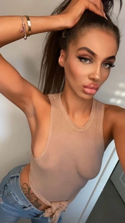 girl escort leeds priya